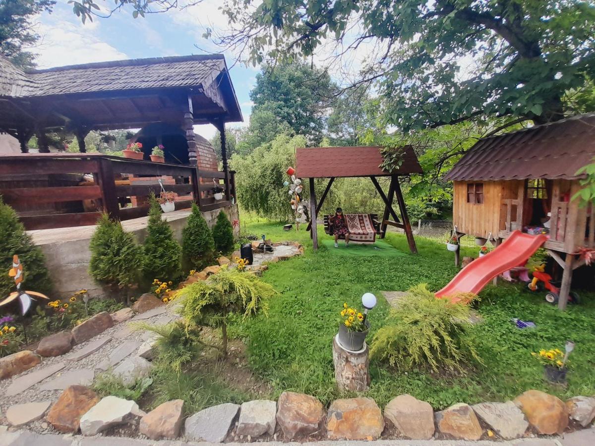 Casa De La Ferma Mariuca Villa Berbesti Ngoại thất bức ảnh