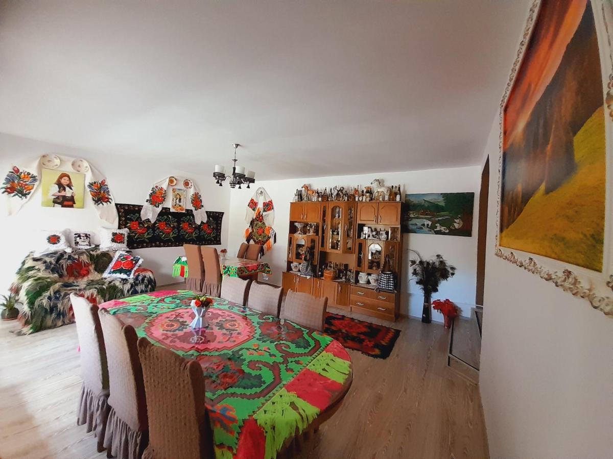 Casa De La Ferma Mariuca Villa Berbesti Ngoại thất bức ảnh