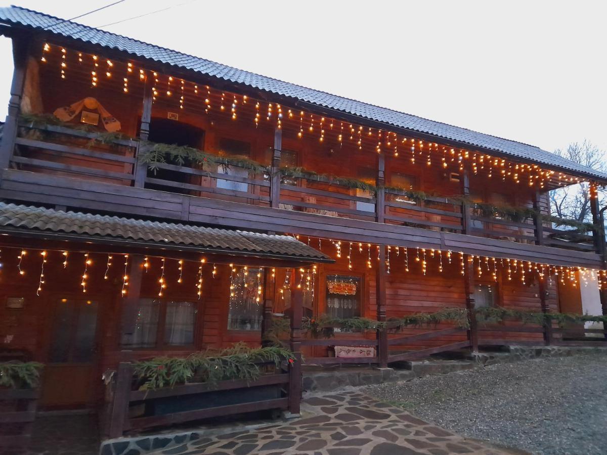 Casa De La Ferma Mariuca Villa Berbesti Ngoại thất bức ảnh